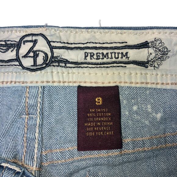 ZD Premium Distressed Bleached Shorts - Size 9 - Picture 6 of 7